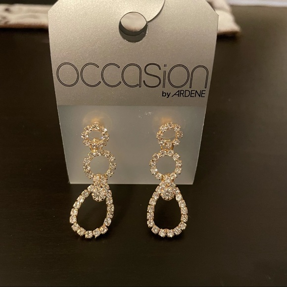 FREE IN BUNDLE Ardene Gold Cubic Zirconia Earrings - Picture 2 of 2